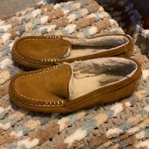 Koolaburra ugg slides, brown with fluffy insoles. Us womens size 6